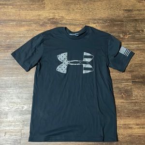 3/$15 Mens UnderArmour tee